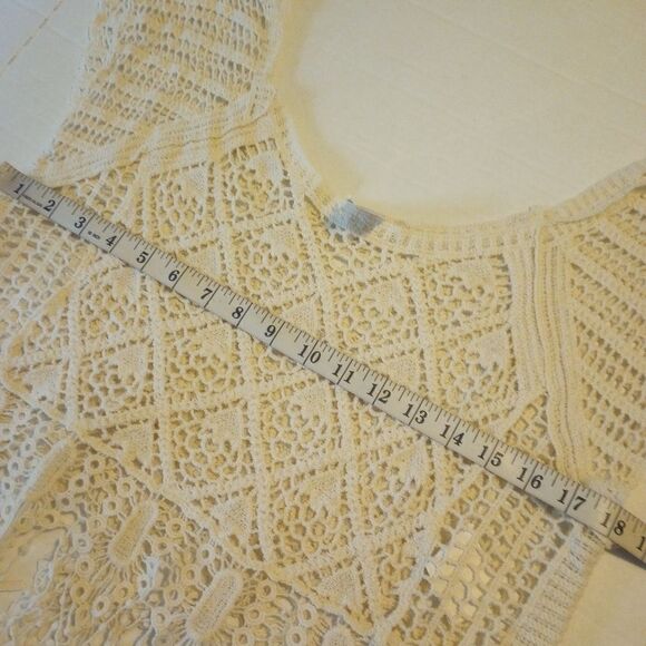 Crochet lace short sleeve boho top with lace fringe - Picture 6 of 6